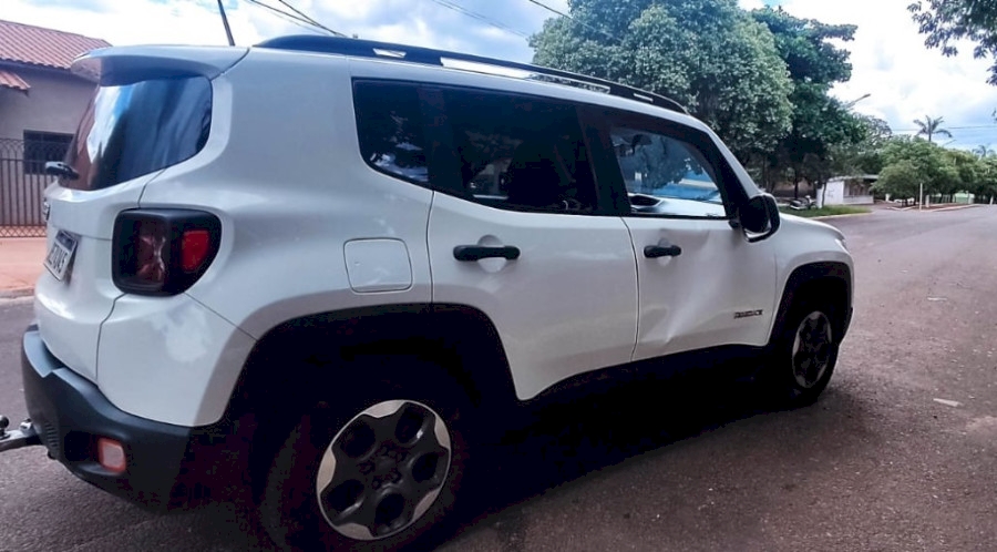 IVINHEMA: Colisão entre carro e moto deixa mulher ferida