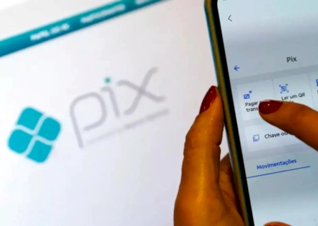 Pix enfrenta instabilidade em diversos bancos nesta quinta-feira