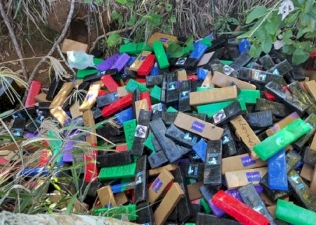 PRF apreende 2,3 toneladas de maconha abandonada em MS