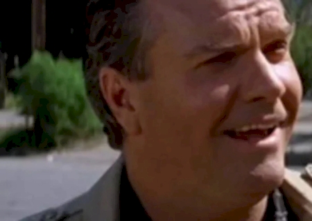 Lembra dele? Morre Peter Jason, ator de Karate Kid, aos 80 anos
