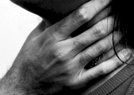 Homem com várias passagens por agressão é preso após espancar a atual companheira em MS