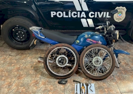 NOVA ANDRADINA: Motocicleta furtada é recuperada e suspeito preso pela Polícia Civil