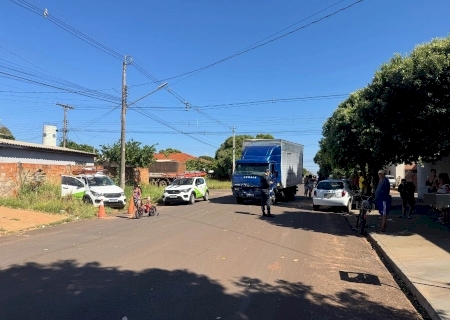 NOVA ANDRADINA: Dois ficam feridos em colisão envolvendo caminhão e carro