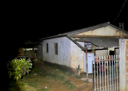 Filha que matou pai com facada no peito por dívida, revela que foi estuprada por ele