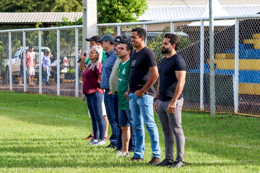 DEODÁPOLIS: Campeonato Municipal começa com muitos gols e homenagem a Sílvio José dos Santos