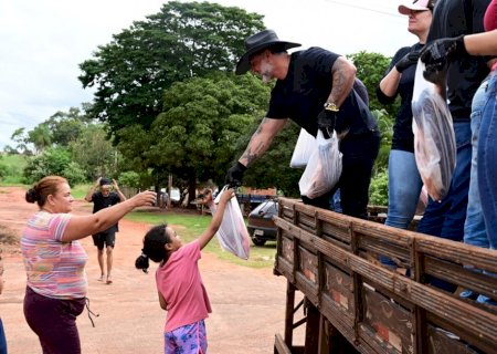 Prefeito Juliano Ferro distribui 1 ton de peixes em Ivinhema e Amandina na Semana Santa