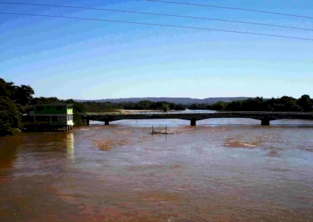 Mais cheio que a média histórica, nível do Rio Taquari entra em estado de alerta