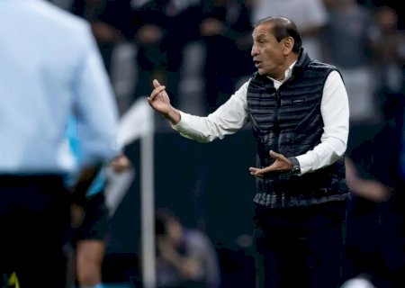 Corinthians demite técnico Ramón Díaz após derrota para o Fluminense; veja detalhes