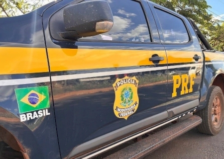 IVINHEMA: PRF apreende veículo com sinais de identificação adulterados e quase uma tonelada de drogas