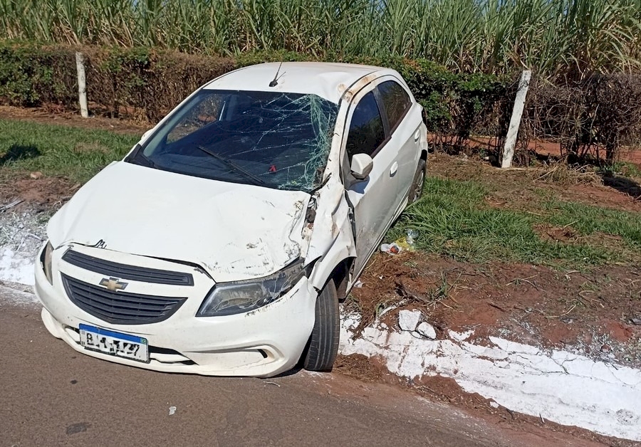 Carro ocupado por mulher e criança capota na MS-134, entre Nova Andradina e Batayporã