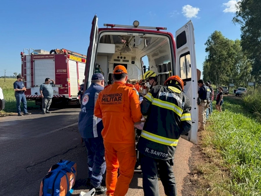 NOVA ANDRADINA: Caminhoneiro fica ferido em colisão na BR-376