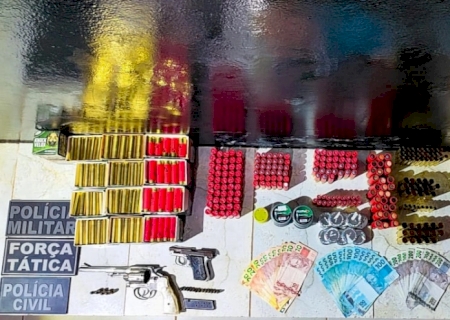 DEODÁPOLIS: Ação integrada apreende armas, munições, pneus e cigarros