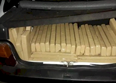 Perseguição na MS-180 termina com traficante abandonando carro com maconha avaliada em R$ 2 milhões