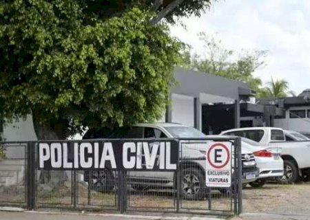 Homem é baleado no rosto por dupla em moto enquanto voltava para casa