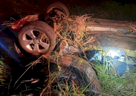 Motorista bate contra carreta e morre na rodovia MS-276