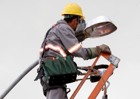 DEODÁPOLIS: Prefeitura firma dois contratos para aquisição de materiais elétricos que somam mais de R$ 870 mil