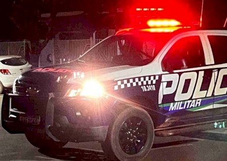 Jovem de 21 anos causa confusão e foge após perseguição policial em MS