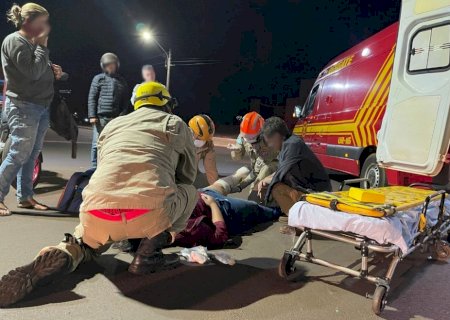 IVINHEMA: Acidente entre carro e moto deixa jovem ferida