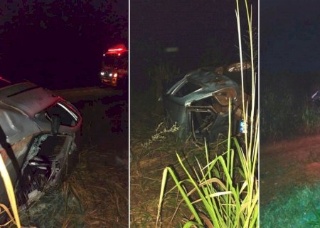 NOVA ANDRADINA: Após ver anta atravessando a pista, condutora freia bruscamente e carro é atingido na traseira por carreta na BR-376