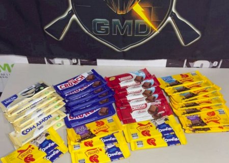 Homem é preso após furtar 34 barras de chocolate e carregar munições em Dourados