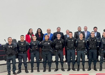 ANGÉLICA: Câmara Municipal homenageia Comandante do 8º BPM pelos serviços prestados à segurança pública