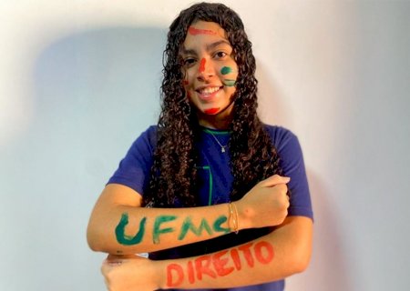Aprovada na UFMS aos 16 anos, adolescente consegue o direito de ingressar na faculdade