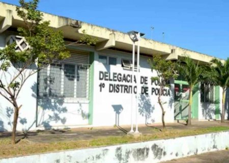 Homem é esfaqueado 3 vezes por vizinho após discussão em MS