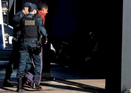 ANGÉLICA: Mulher é esfaqueada e sofre tentativa de estupro; suspeito é preso pela Polícia Militar