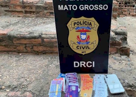 Quatro aparelhos e 50 chips são apreendidos em operação contra grupo que clonou celular de Riedel