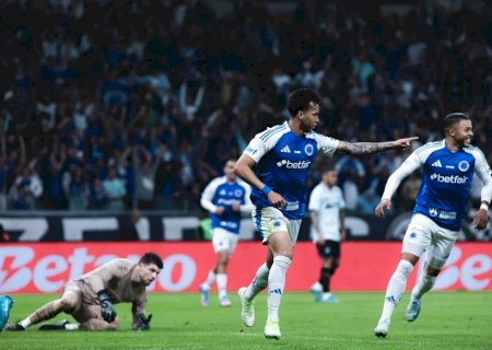 Com três de Kaio Jorge, Cruzeiro goleia Grêmio e segue caça ao líder Flamengo no Brasileiro