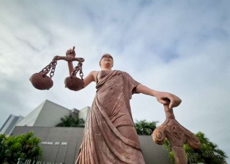 Estudante &eacute; condenado a pagar R$ 15 mil por agredir m&eacute;dico em casa noturna