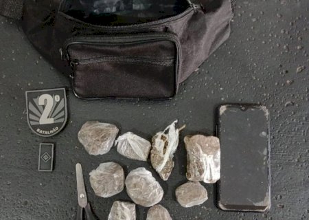 Após denúncia, adolescente é apreendido por tráfico de drogas