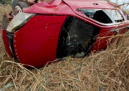 Motorista perde controle, capota carro e morre na MS-419 em Aquidauana