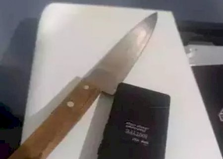 Filha &eacute; presa ap&oacute;s dar choques e esfaquear a m&atilde;e no peito