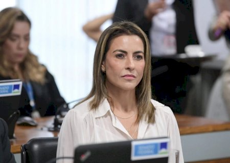 Soraya Thronicke é vaiada em show do Roupa Nova em MS
