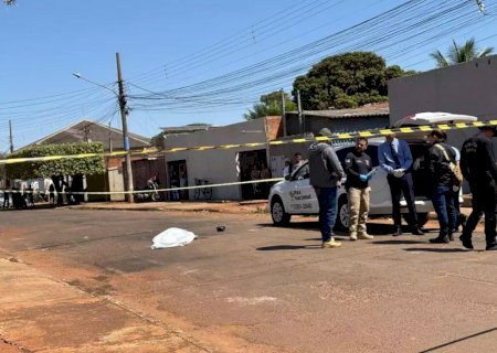 Homem é executado no meio da rua
