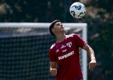 Possível saída de Patryck abre espaço para garoto Nicolas no São Paulo