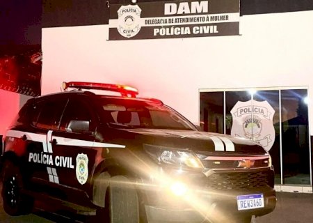 Mulher escapa de cárcere privado e marido é preso em flagrante