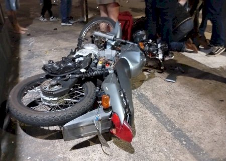 NOVA ANDRADINA: Veículo cruza avenida, atinge motoboy e condutor foge sem prestar socorro