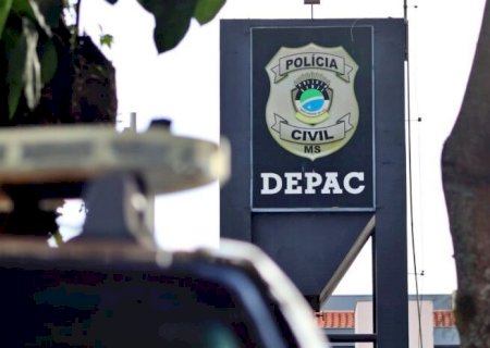 Maconha escondida em capacete leva homem e menor à delegacia em Dourados