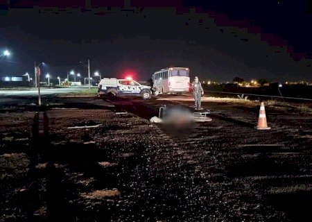 Homem é encontrado morto em rua com marcas de tiros nas costas