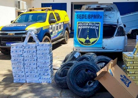 Motorista tenta escapar de abordagem, mas é preso com contrabando de cigarros e pneus