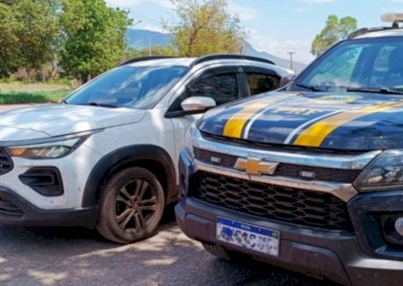 Motorista é preso levando carro furtado de SP a Corumbá