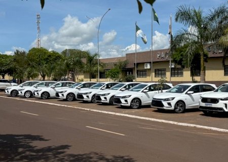 DEODÁPOLIS: Com investimento milionário, prefeito entrega 10 novos veículos e renova mais de 60% da frota da Saúde