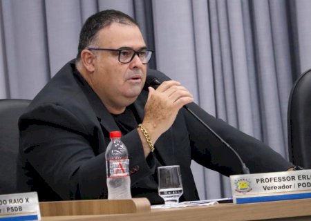 Professor Erlon solicita instalação de iluminação pública na calçada de caminhada do Solar do Vale