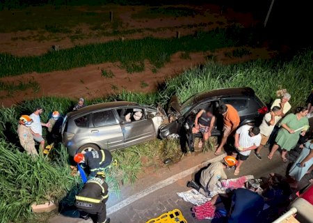 Ultrapassagem em faixa contínua provoca grave acidente e deixa sete feridos na MS-276