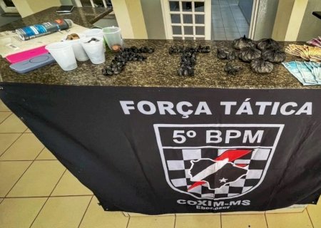 Força Tática do 5º BPM apreende cocaína e prende casal por tráfico e aliciamento de adolescente