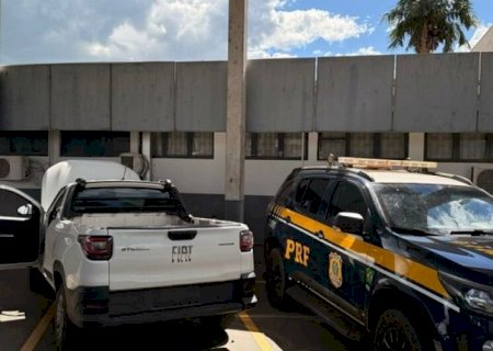 Mulher é presa com mais de 100 kg de droga em carro clonado