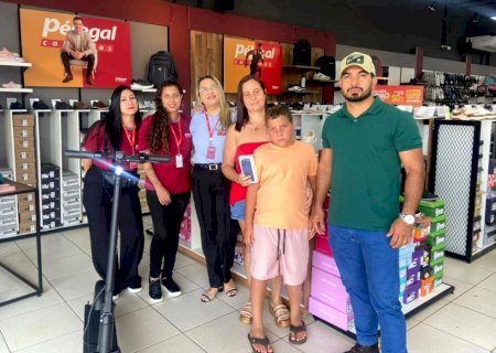 IVINHEMA: Clientes ganham iPhone 17 Pro e patinete elétrico na promoção da Pé Legal Calçados