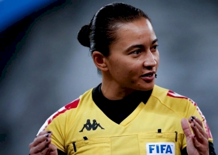 Árbitra FIFA Edina Alves comanda duelo do Ivinhema F.C. na Copa do Brasil